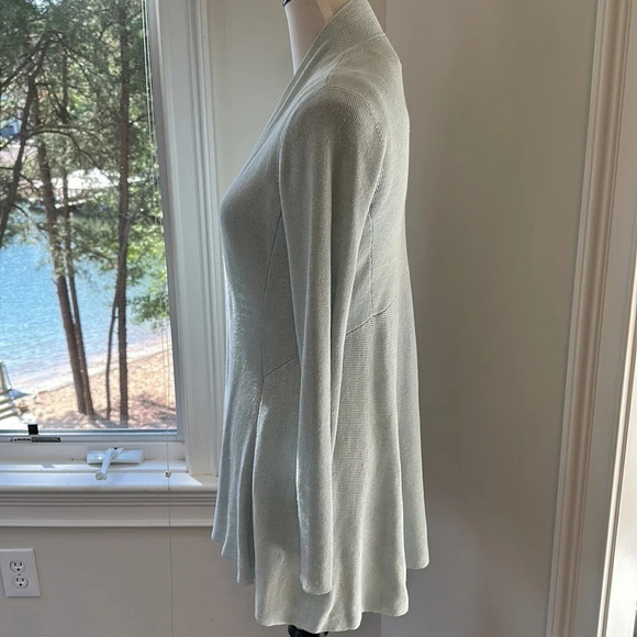 Gorgeous Eileen Fisher Linen Cardigan, Size XS, Like New - Picture 4 of 8